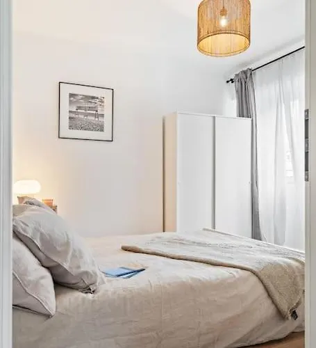 Contemporain 1br Retro Chic Quartier Bonnevoie Luxembourg